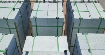 咸宁 芝麻白花岗岩5公分地铺石 花岗岩厂家工厂装车日常