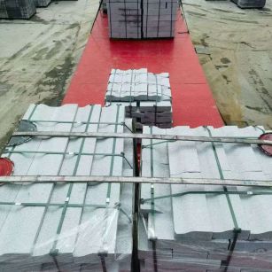 咸宁 芝麻白仿形加直形路沿石出货日常