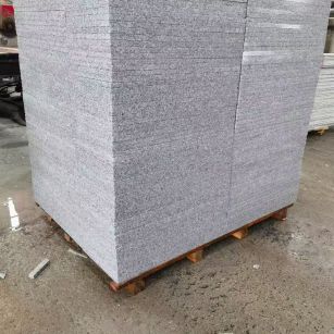 咸宁 芝麻白火烧面1.8厚300*600地铺石，尺寸标准，厚薄均匀