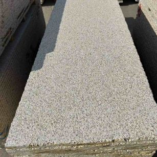 咸宁 黄金麻花岗岩荔枝面毛板，半成品