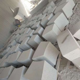 咸宁 白麻花岗岩异形坐凳