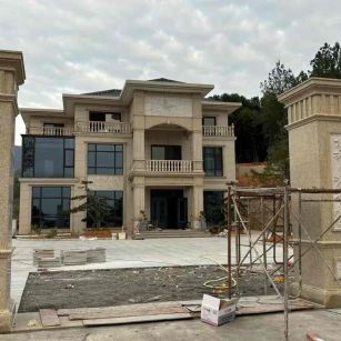 咸宁 黄金麻花岗岩别墅雕花外墙干挂配上门口雕花罗马柱