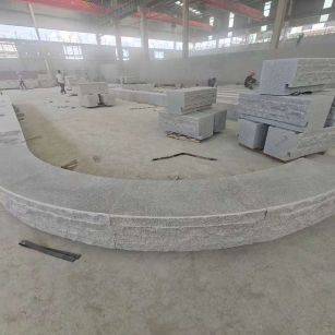 咸宁 芝麻白异形坐凳，自然面光面弧形加工