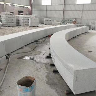 咸宁芝麻白花岗岩石板材 园林光面弧形坐凳