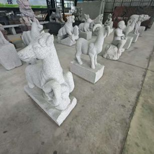咸宁 芝麻白花岗岩造型立体雕刻——十二生肖