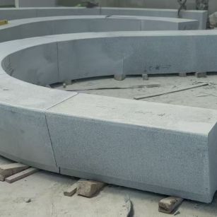 咸宁 芝麻白花岗岩光面弧形坐凳