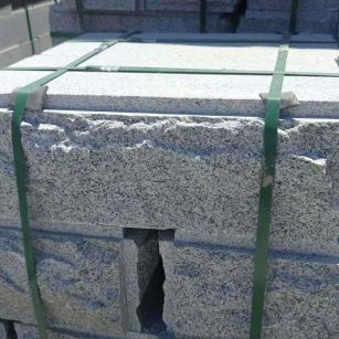 咸宁 芝麻白花岗岩自然面成品