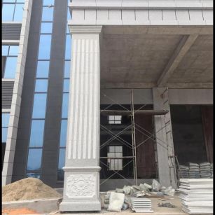 咸宁 芝麻白光面花岗岩门楼大柱（罗马柱）配雕花底座