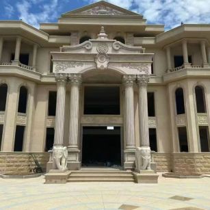 咸宁 黄金麻别墅外墙干挂，大柱，大象，蘑菇石，雕花板