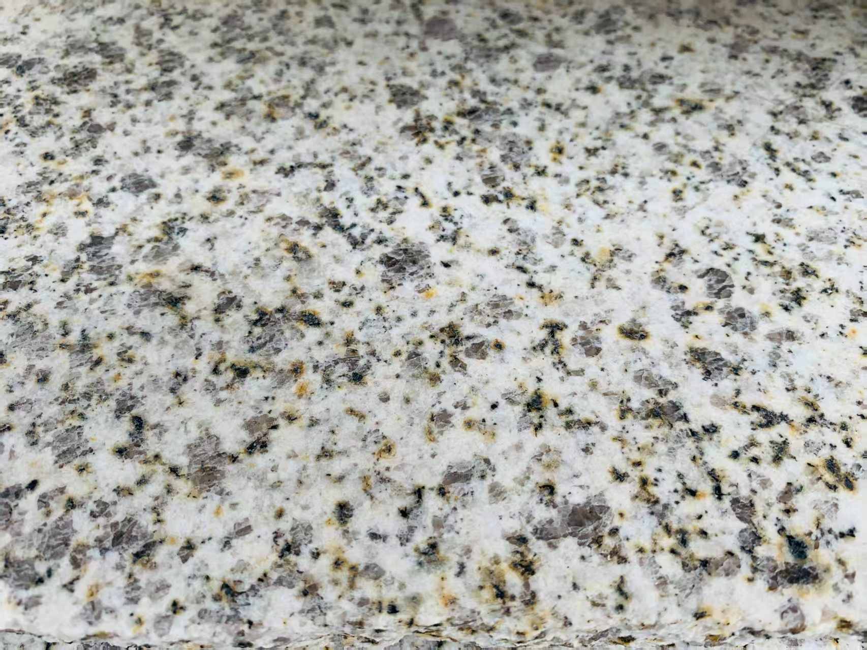 咸宁 黄金麻花岗岩石材浅黄光面