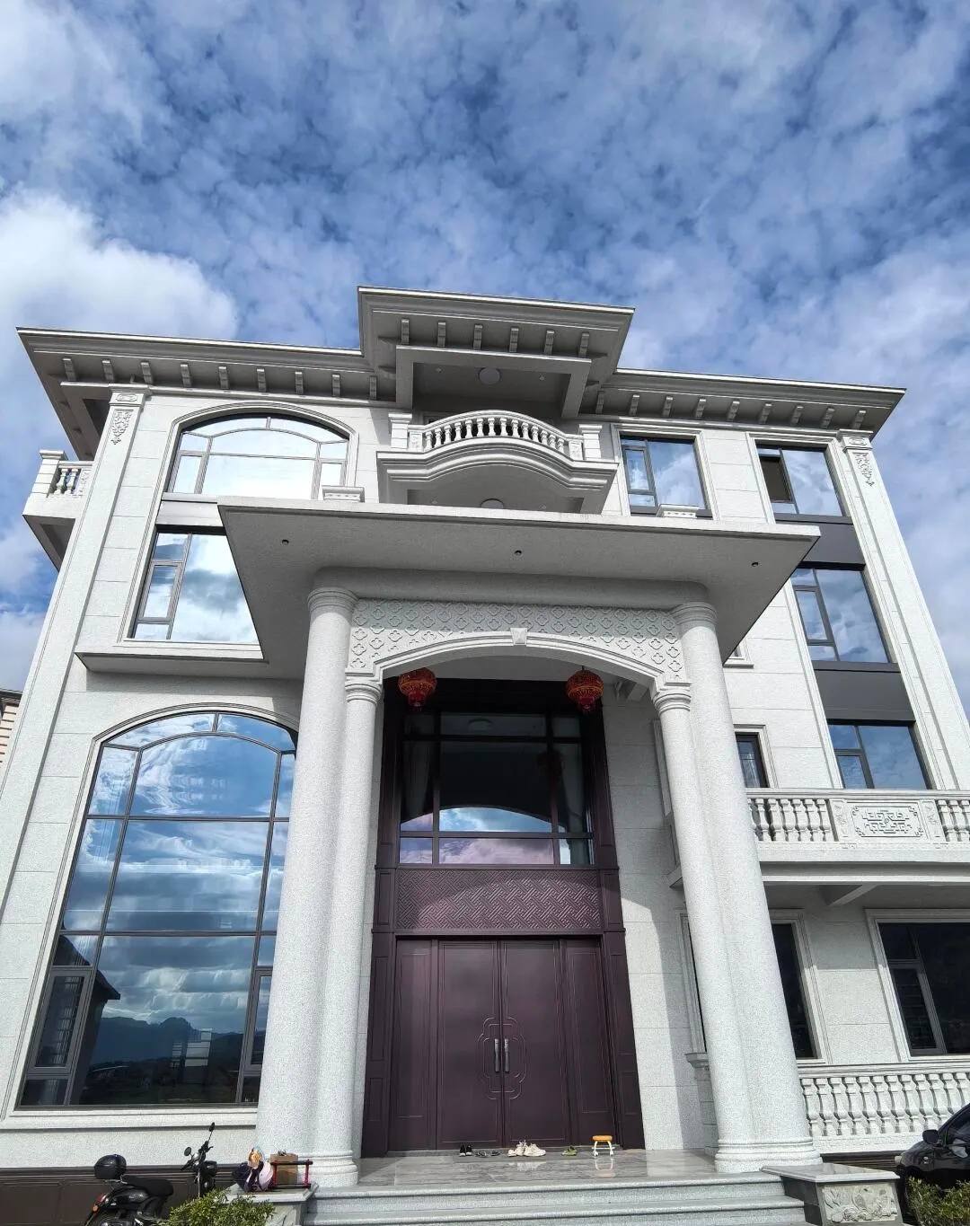 咸宁白麻别墅外墙干挂石材效果示例