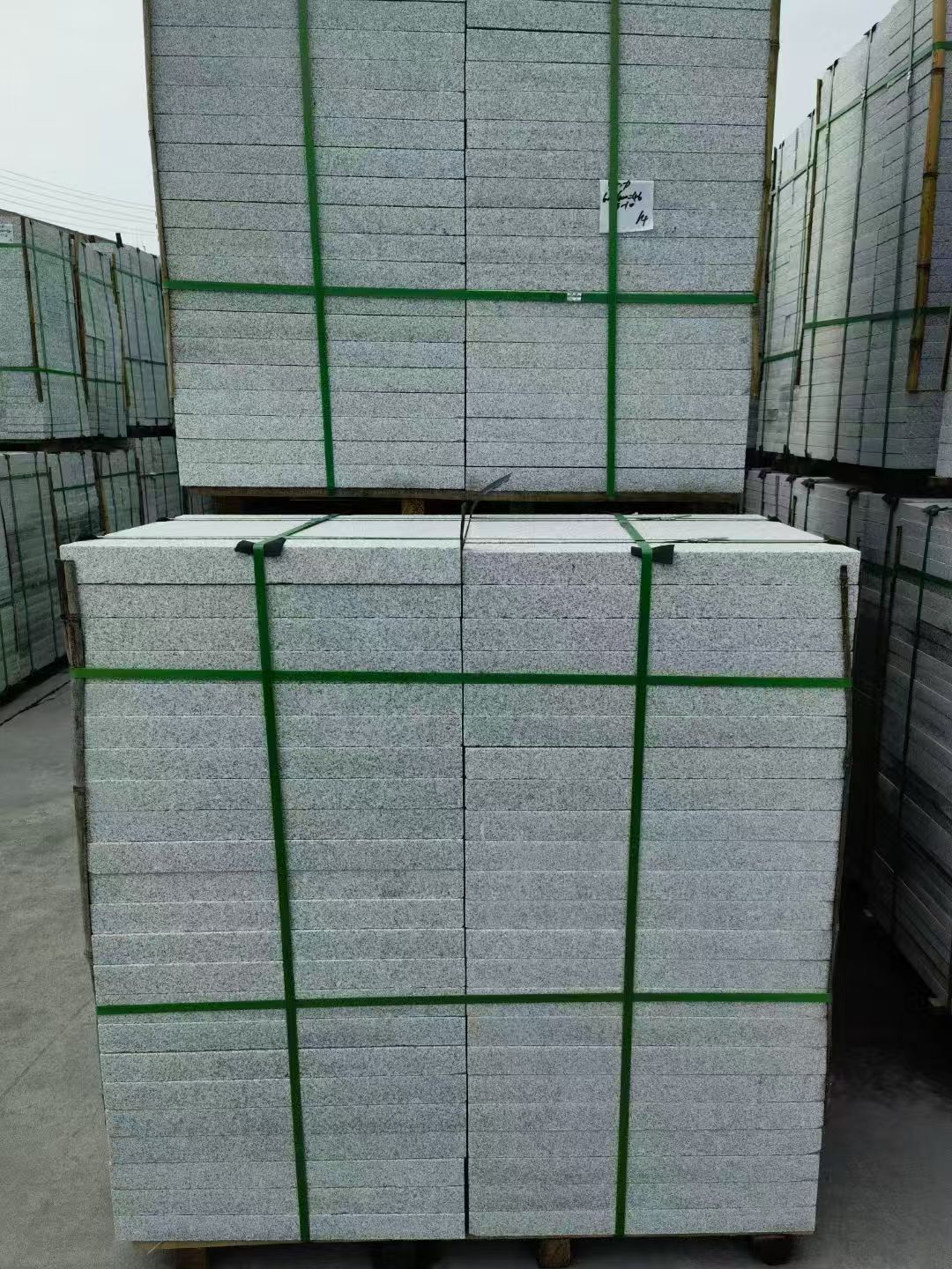 咸宁 芝麻白火烧，园林广场市政工程地铺石，1.8~5.0厚均有现货