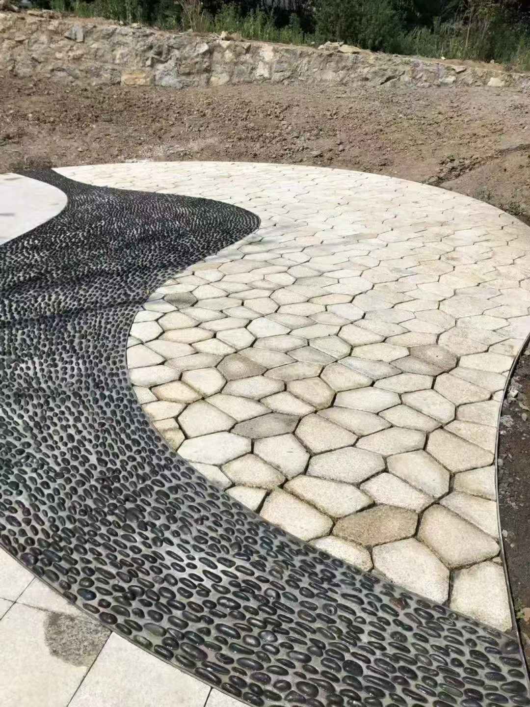 咸宁 黄金麻冰裂纹地铺石工地铺装案例