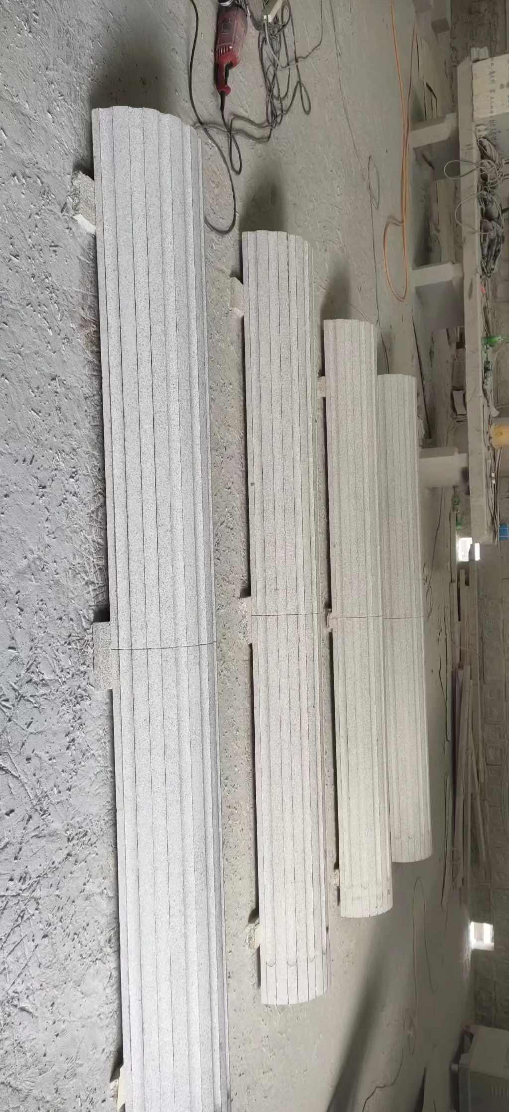 咸宁 花岗岩厂家带你看白麻花岗岩门楼大柱柱皮