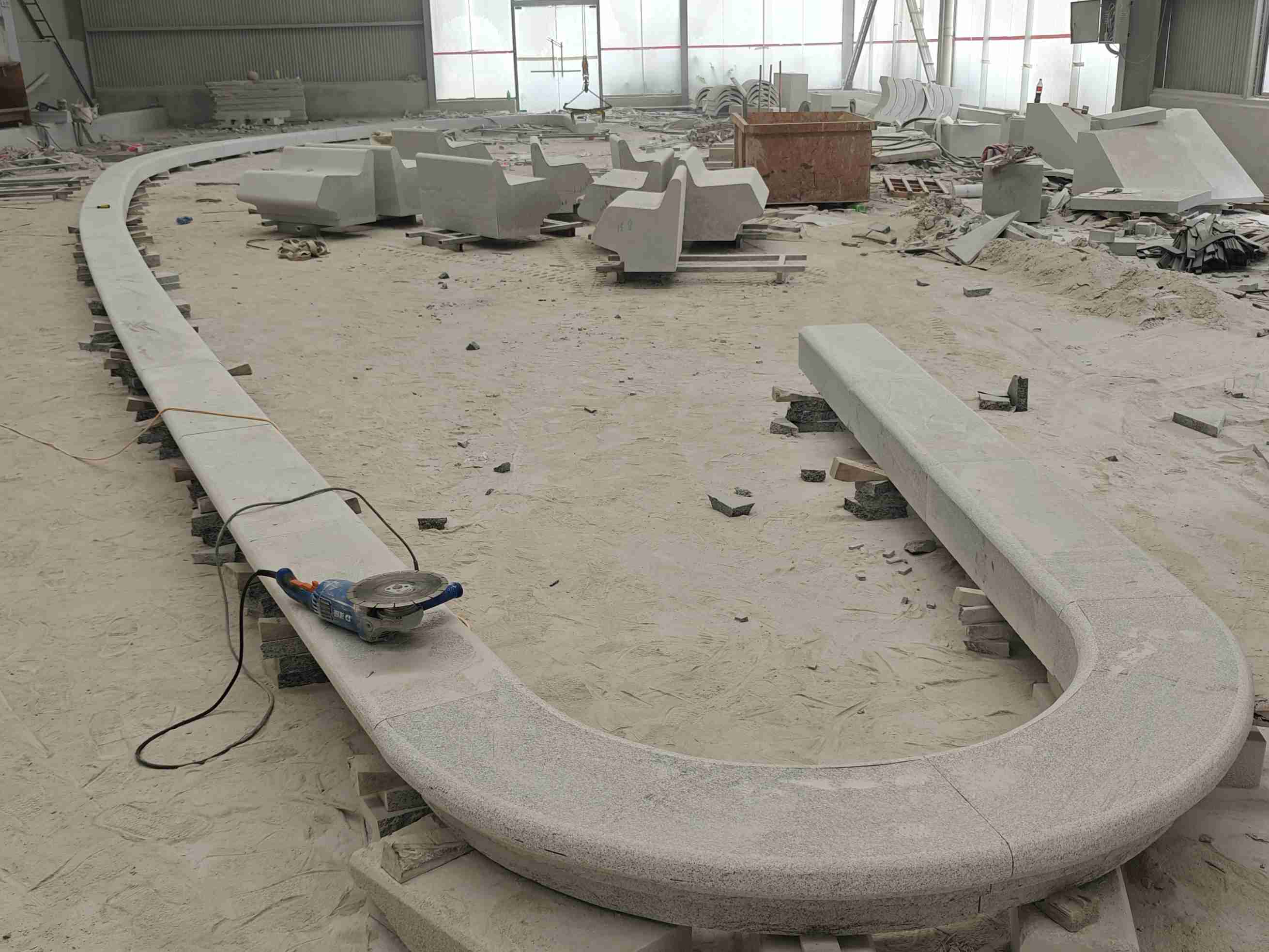 咸宁 芝麻白花岗岩弧形花坛石，坐凳石