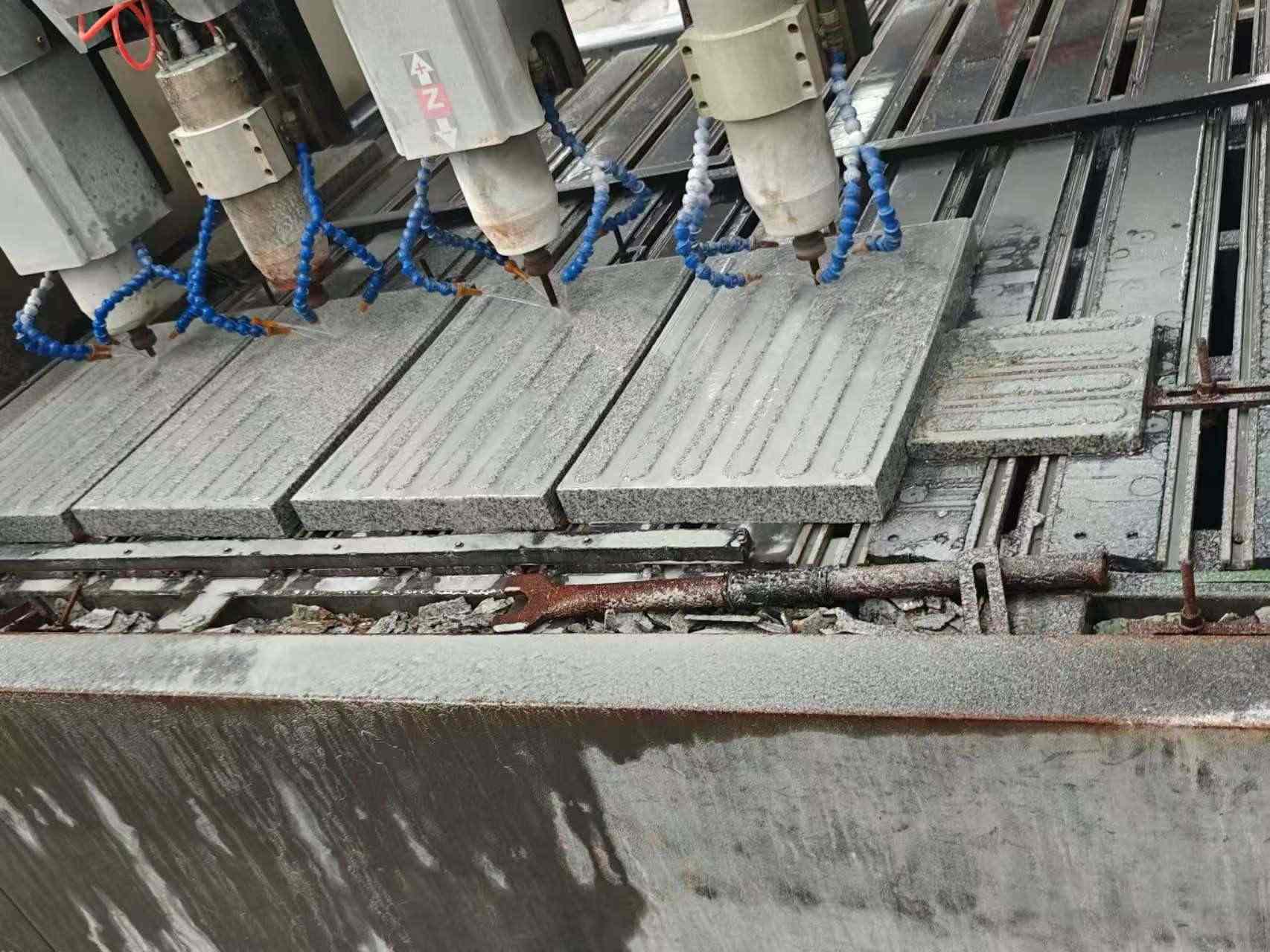 咸宁 芝麻白花岗岩荔枝面盲道雕刻