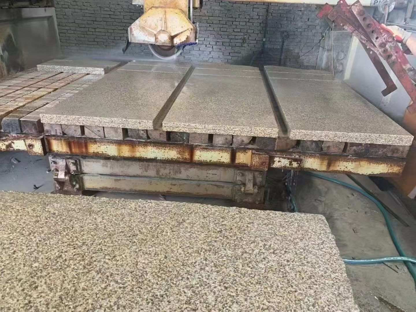 咸宁 黄金麻荔枝面成品板加工