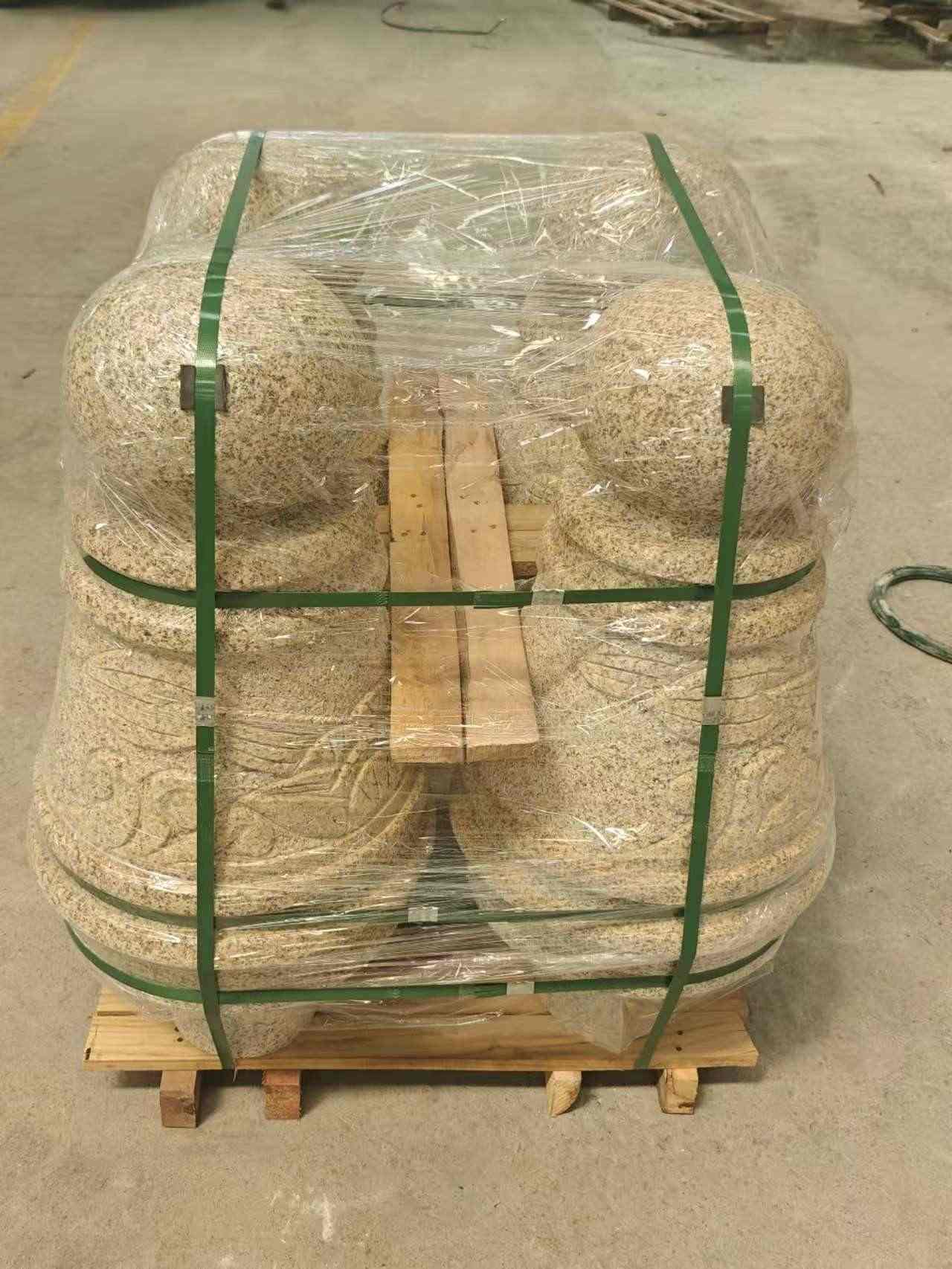 咸宁 黄金麻异形定制雕花——棒棒糖挡车柱