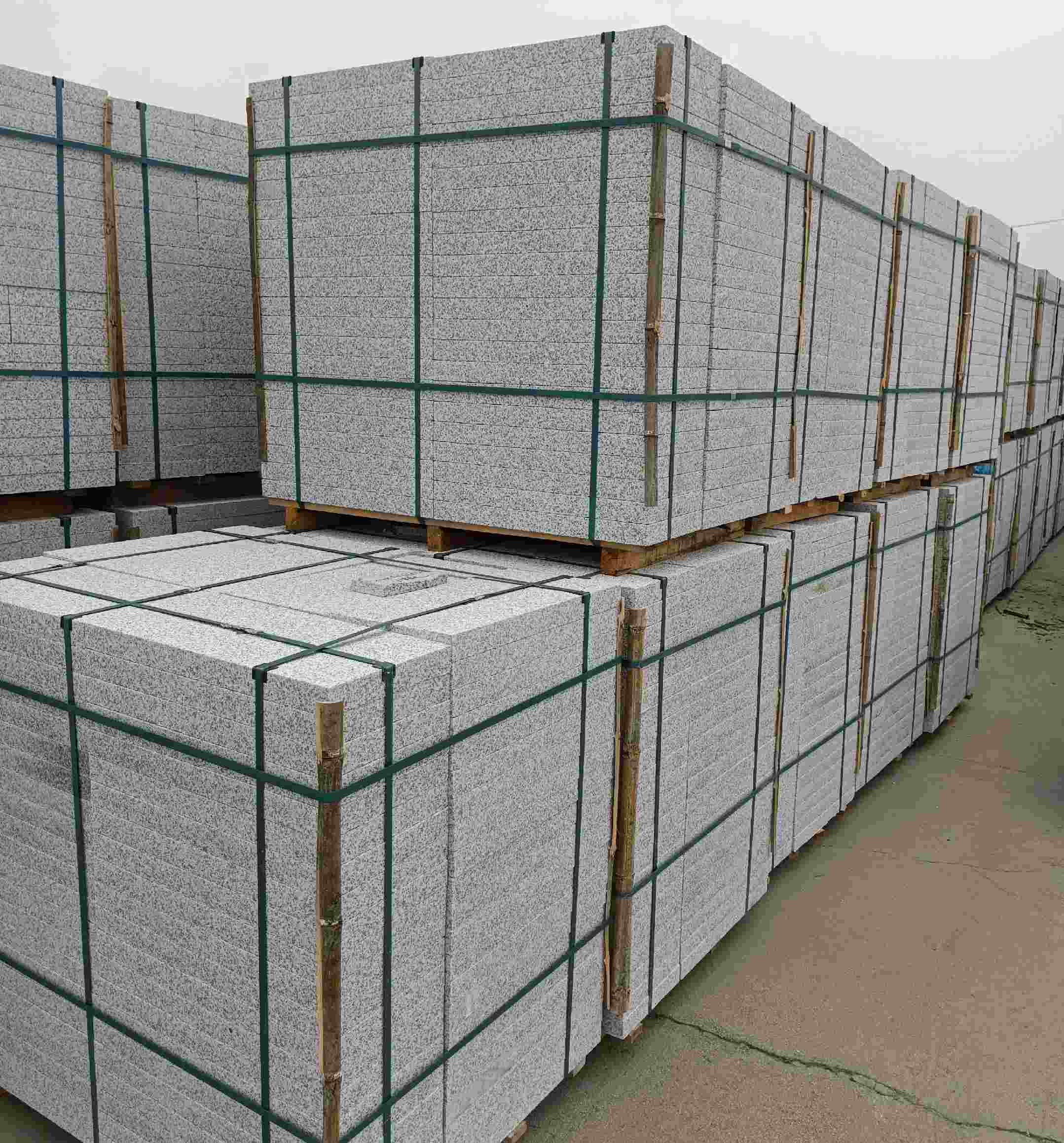 咸宁 白麻花岗岩石材荔枝面地铺石（300*600*50）