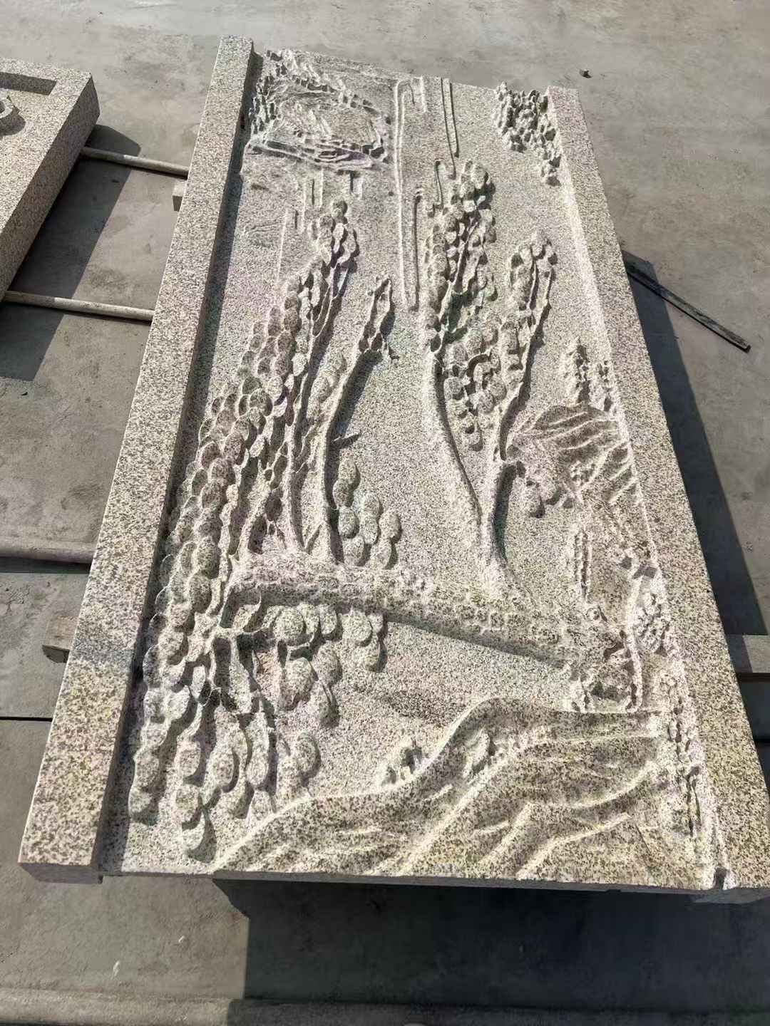 咸宁 黄金麻雕刻板浮雕迎客松