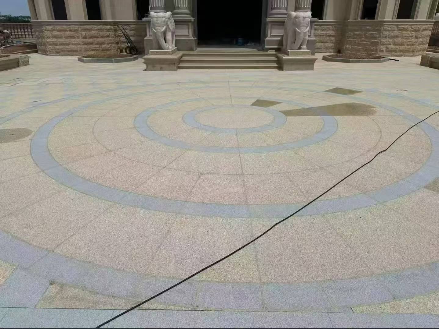 咸宁 黄金麻芝麻灰花岗岩石材地铺拼接效果