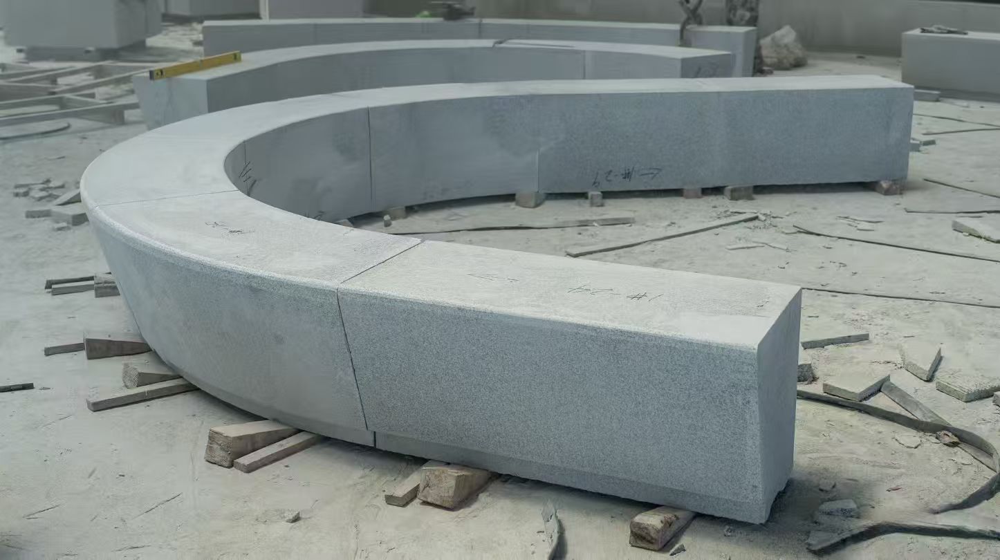 咸宁 芝麻白花岗岩光面弧形坐凳