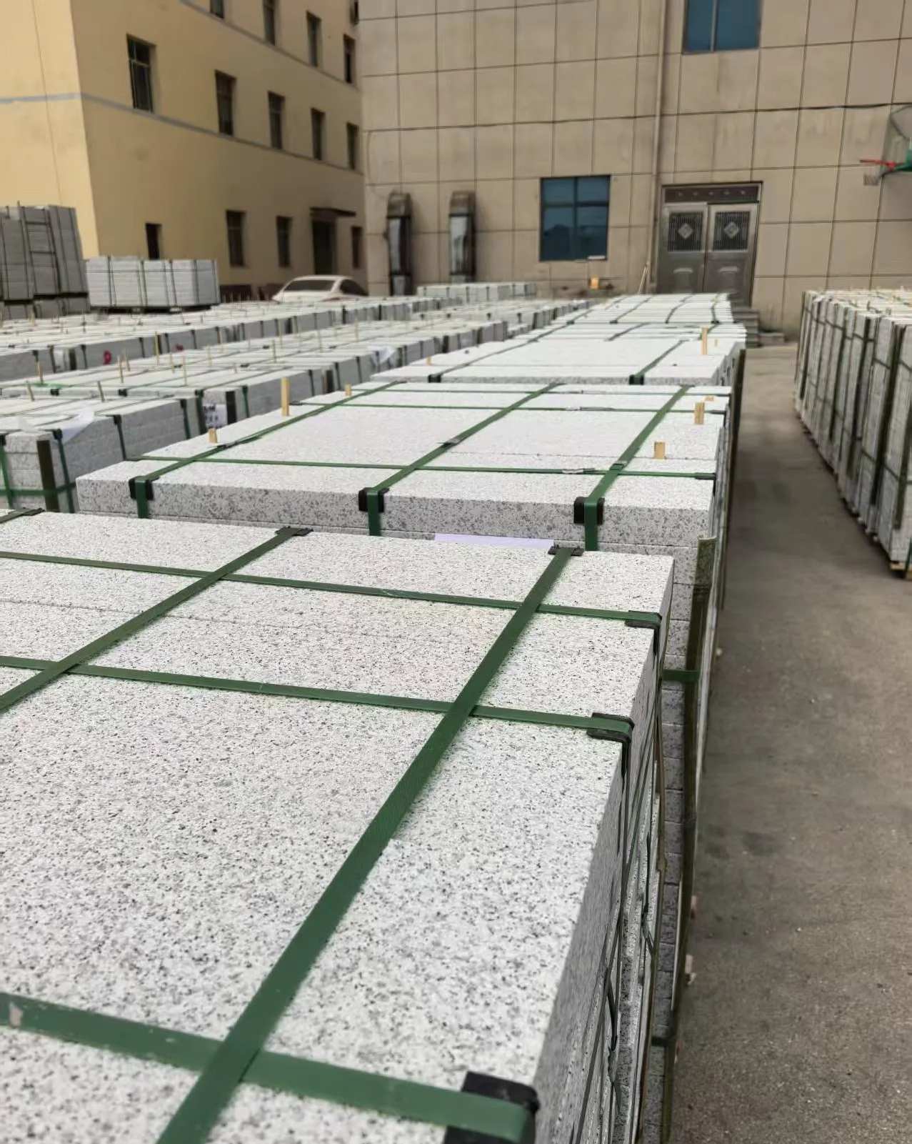 咸宁 白麻花岗岩5.0公分荔枝面地铺石