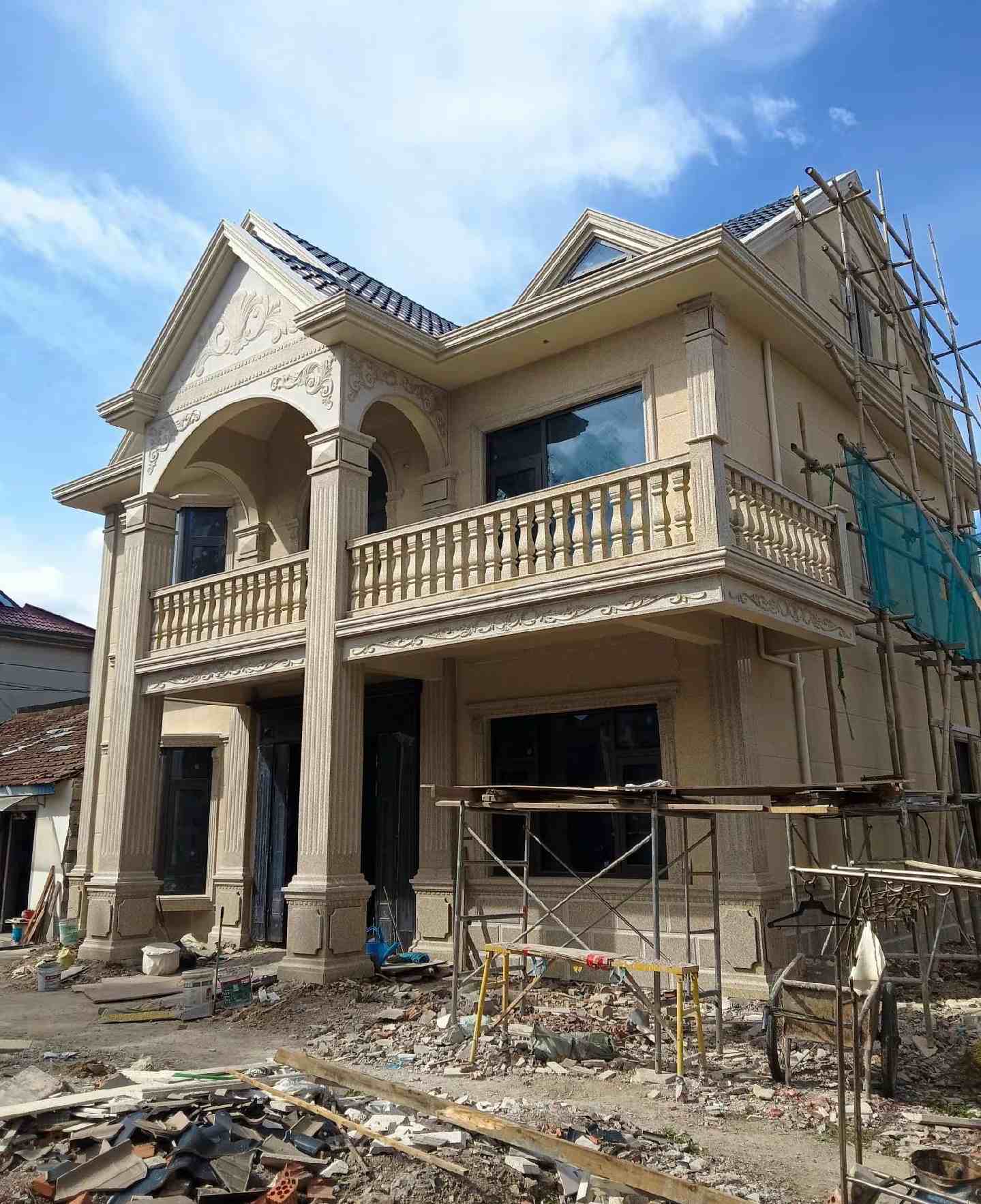 咸宁 黄金麻花岗岩石材私人别墅雕花门楼柱阳台栏杆