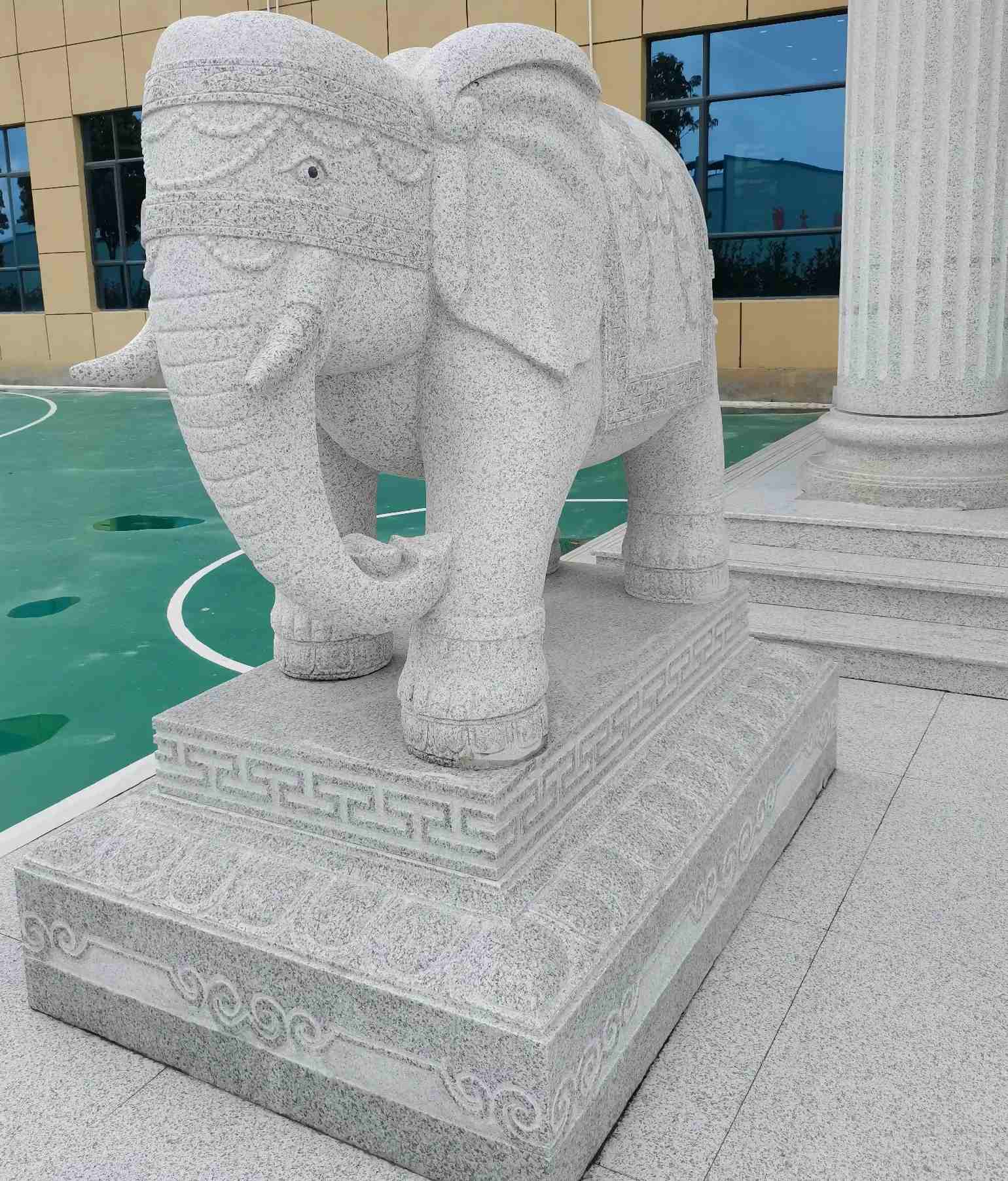 咸宁 白麻花岗岩动物异形石雕-大象