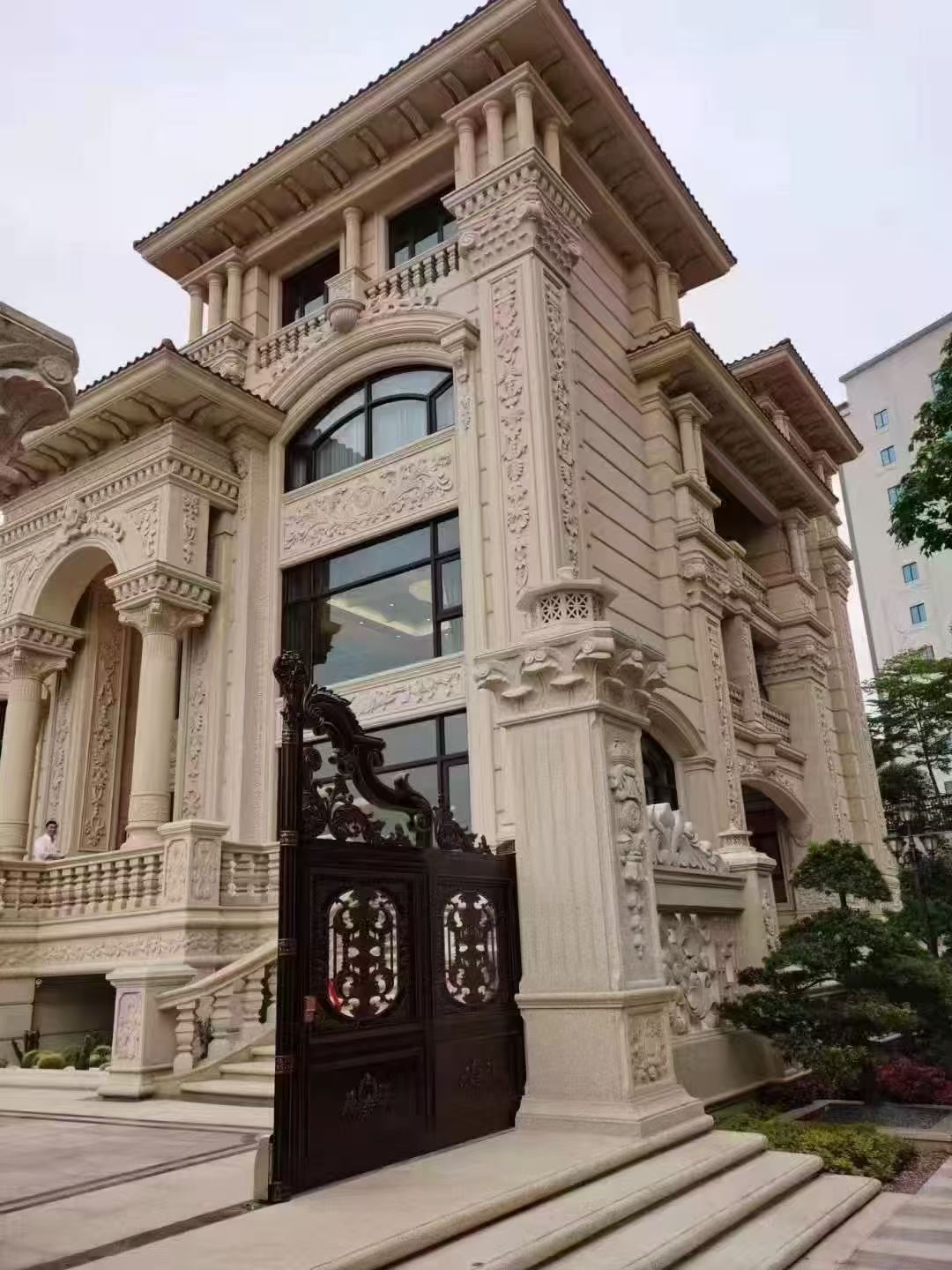 咸宁 黄金麻花岗岩别墅外墙干挂效果展示