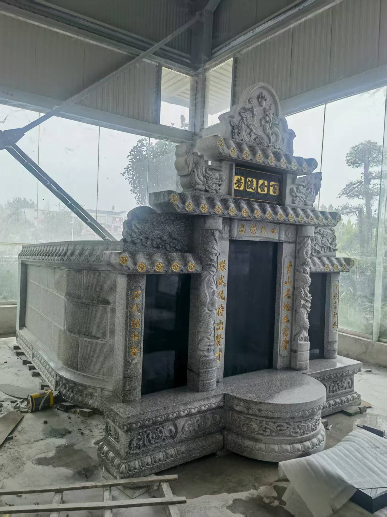 咸宁 芝麻白墓碑效果展示图