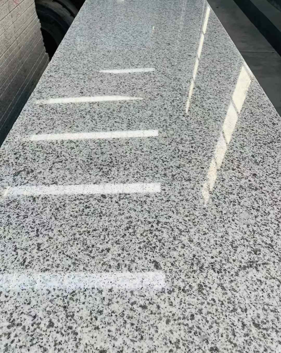 咸宁 白麻花岗岩光面毛板